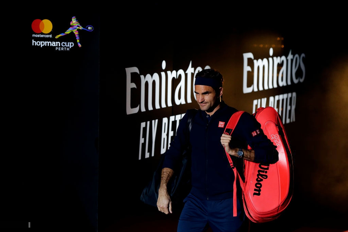 Lần đầu tiên trong lịch sử, Roger Federer đối đầu Serena Williams - Ảnh 2.