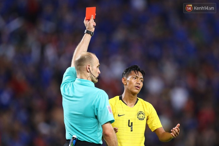 Cầu thủ Thái Lan gục ngã xuống sân sau thất bại đau đớn trước Malaysia - Ảnh 18.