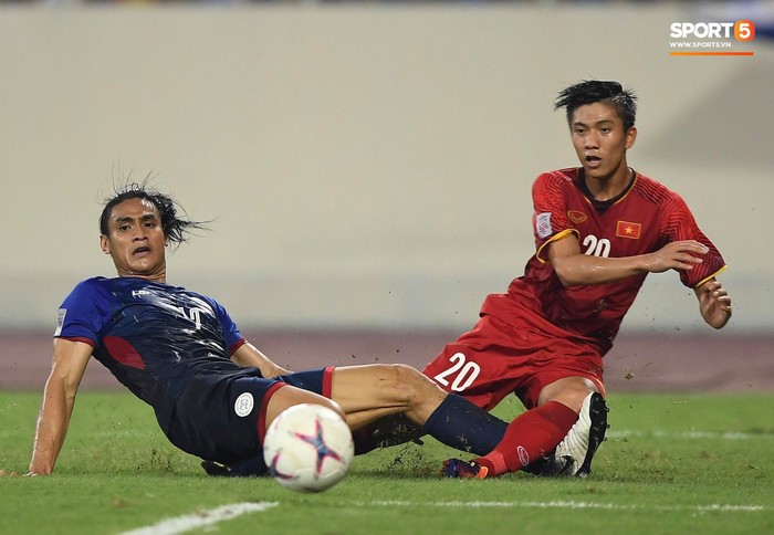Quang Hải tái hiện bàn thắng lịch sử của tiền bối, lộ dấu hiệu vô địch như AFF Cup 2008 - Ảnh 2.