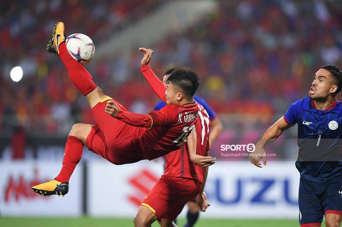 Lần đầu tiên trong lịch sử, một cầu thủ Việt Nam trở thành ứng viên của giải Cầu thủ hay nhất châu Á - Ảnh 1.