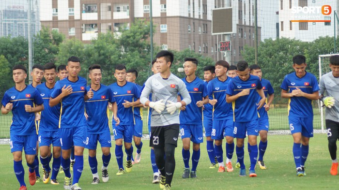 Nhận tiếp viện, đội tuyển U16 Việt Nam tích cực tập luyện chuẩn bị cho VCK U16 Châu Á - Ảnh 2.