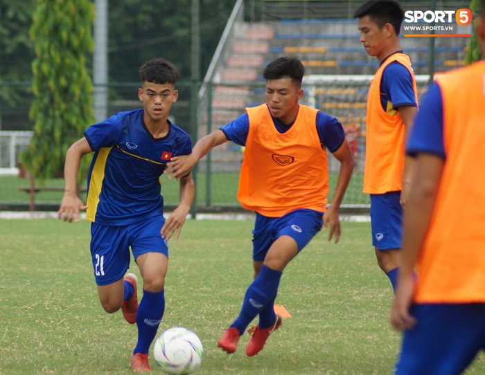 Nhận tiếp viện, đội tuyển U16 Việt Nam tích cực tập luyện chuẩn bị cho VCK U16 Châu Á - Ảnh 4.