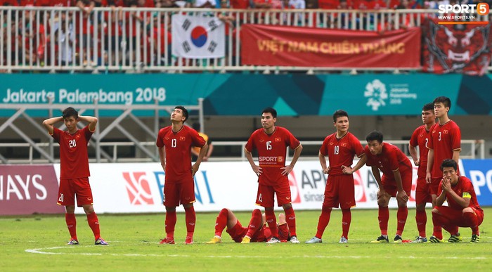 HLV Park Hang-seo lặng người sau loạt sút penalty cân não giữa Việt Nam và UAE - Ảnh 8.