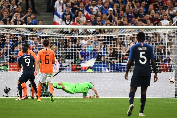 Giroud qua mặt Zidane, giúp Pháp vượt ải Hà Lan trên sân nhà - Ảnh 7.