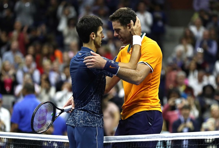 Khoảnh khắc Djokovic vô địch US Open, ôm chầm an ủi đối thủ gây xúc động - Ảnh 8.