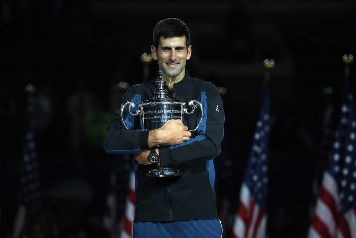 Khoảnh khắc Djokovic vô địch US Open, ôm chầm an ủi đối thủ gây xúc động - Ảnh 13.