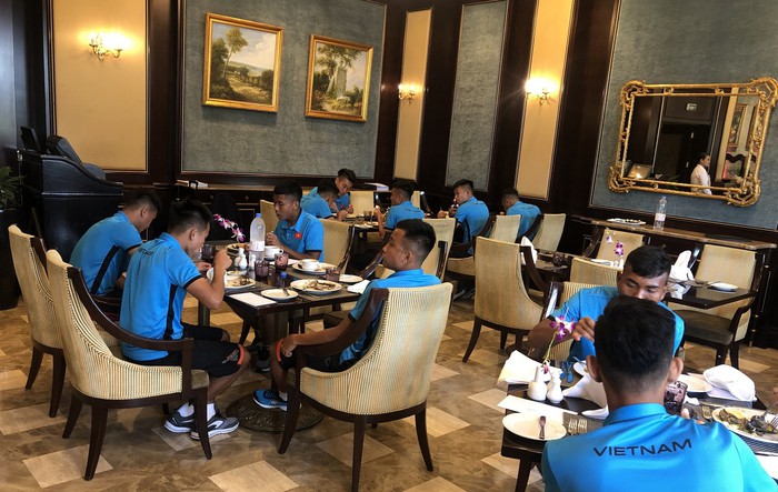 U19 Việt Nam đã có mặt tại Qatar, sẵn sàng bước vào đợt tổng duyệt cuối cùng - Ảnh 2.