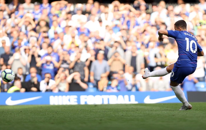 Hazard lập hat-trick giúp Chelsea đánh bật Liverpool khỏi ngôi đầu Premier League - Ảnh 6.