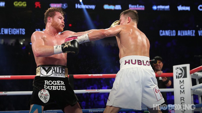 Canelo Alvarez đánh bại Gennady Golovkin trong trận tranh đai siêu kịch tính  - Ảnh 8.