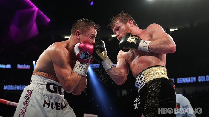 Canelo Alvarez đánh bại Gennady Golovkin trong trận tranh đai siêu kịch tính  - Ảnh 10.