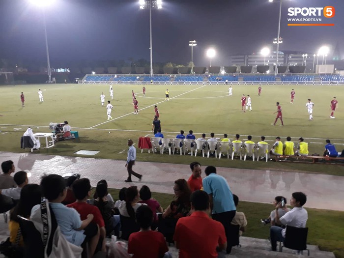 U19 Việt Nam thất bại trước chủ nhà trong trận giao hữu đầu tiên trên đất Qatar  - Ảnh 1.