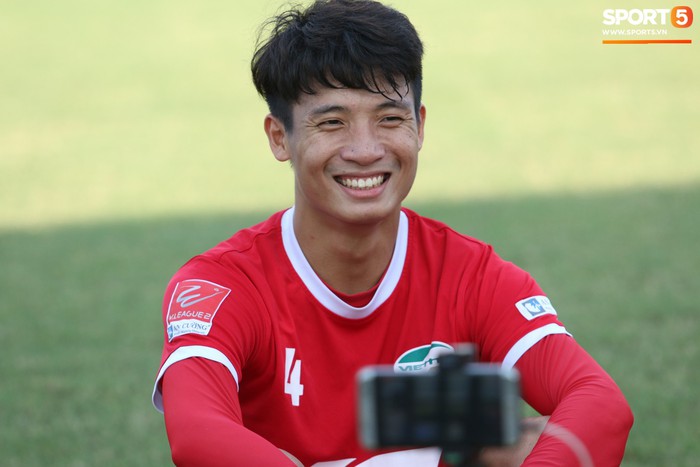 Tiến Dũng mong chờ đối đầu Đình Trọng tại V-League 2019 - Ảnh 2.