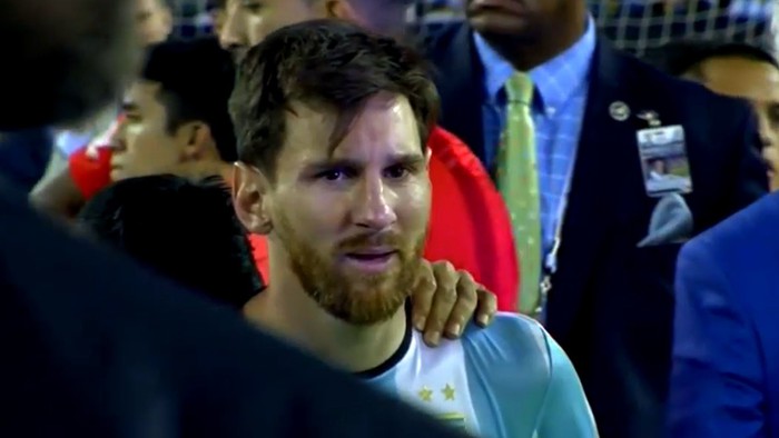 Messi cạo râu sau khi vượt qua Ronaldo ở Champions League - Ảnh 2.