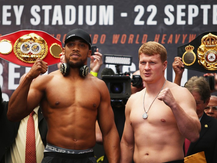 Hạ knock-out võ sĩ người Nga, Anthony Joshua bảo vệ thành công 4 đai thế giới - Ảnh 2.