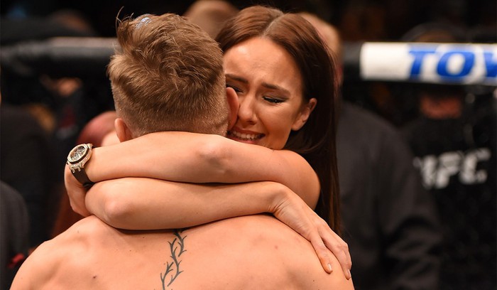 Đằng sau thành công của ‘gã điên’ Conor McGregor: Hình bóng một người vợ tuyệt vời - Ảnh 3.