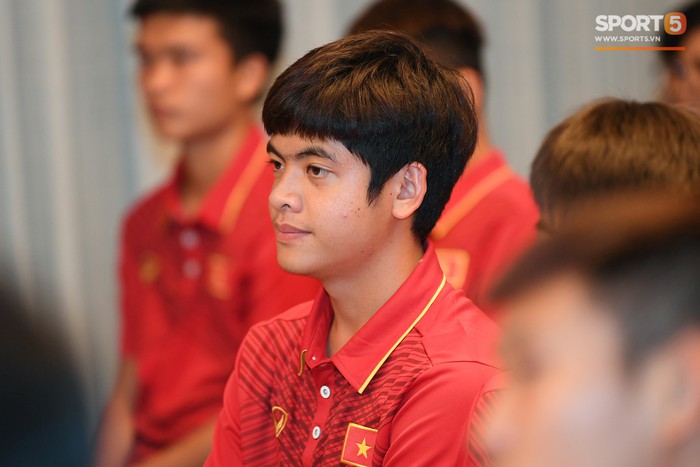 Đội tuyển U17 Việt Nam nhận tình cảm đặc biệt của Đại sứ Nhật Bản trong Lễ tiễn tại nhà riêng. - Ảnh 5.