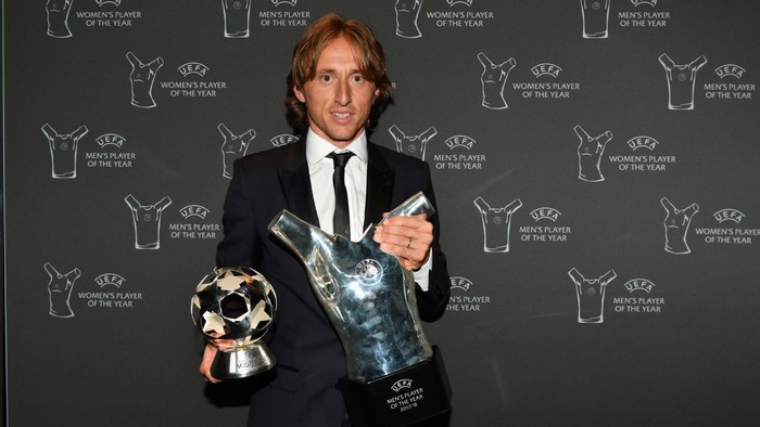 Thực hư chuyện Ronaldo cay cú vì bị Modric giành giải thưởng của UEFA - Ảnh 1.