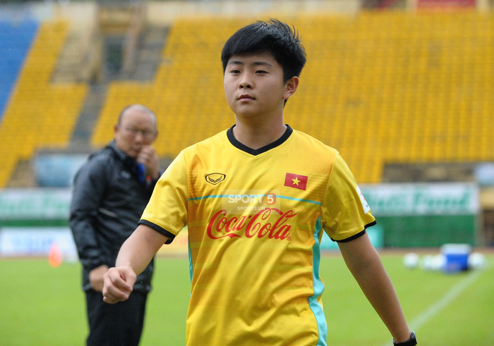 Trợ lý tiếng Anh của HLV Park Hang-seo mong được tiếp tục đồng hành cùng bóng đá Việt Nam - Ảnh 2.