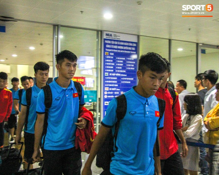 Kết thúc chuyến tập huấn Nhật Bản, U19 Việt Nam đã về tới Hà Nội hướng tới giải Tứ hùng  - Ảnh 1.
