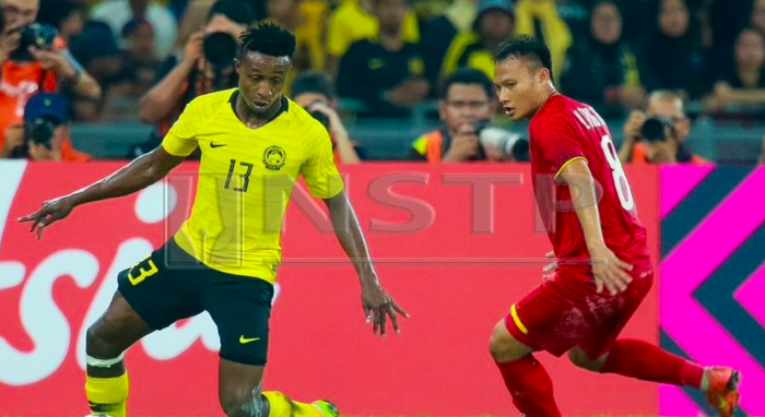 Bất ngờ: Malaysia chịu đến 2 thẻ đỏ chứ không phải 1 trong trận chung kết lượt về AFF Cup 2018 - Ảnh 1.