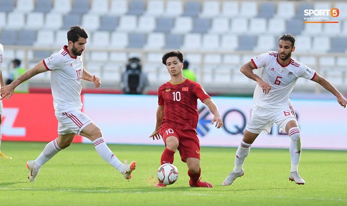 Duy Mạnh bị treo giò ở trận đấu cuối cùng ở vòng bảng Asian Cup 2019 vì lý do này - Ảnh 2.