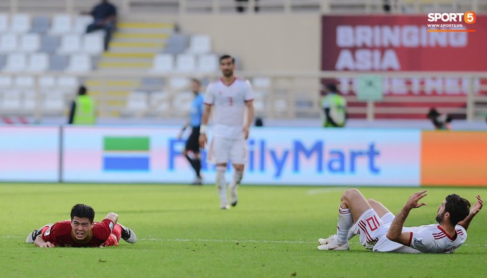 Duy Mạnh bị treo giò ở trận đấu cuối cùng ở vòng bảng Asian Cup 2019 vì lý do này - Ảnh 4.