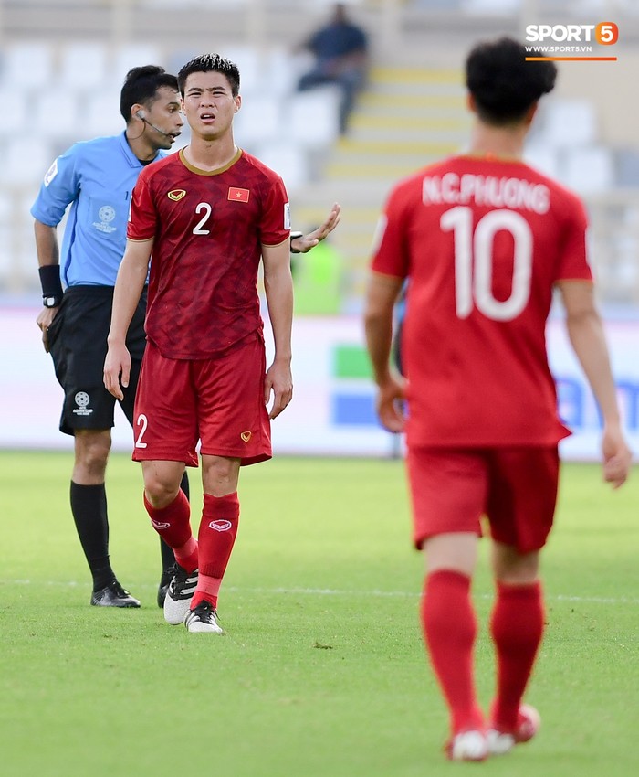 Duy Mạnh bị treo giò ở trận đấu cuối cùng ở vòng bảng Asian Cup 2019 vì lý do này - Ảnh 7.