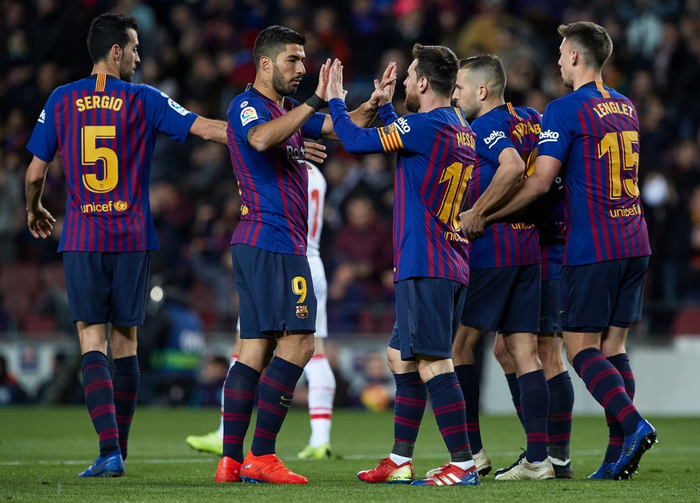 Barca đại thắng trong ngày Messi ghi bàn thứ 400 tại La Liga, Real chật vật chen chân vào top 4 - Ảnh 8.