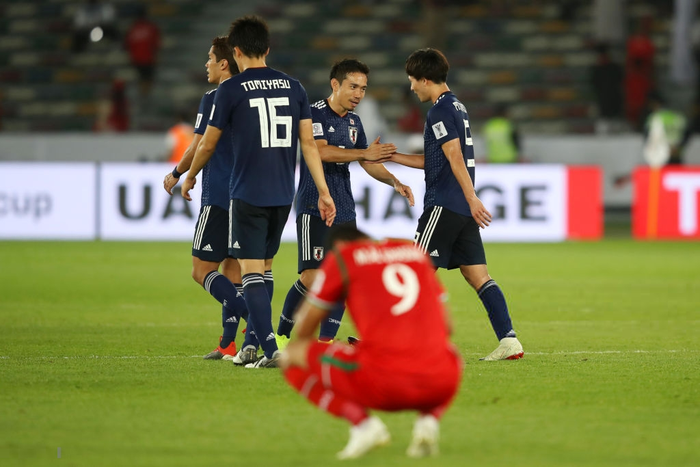 Oman thua tức tưởi vào ngày cầu thủ Nhật Bản dùng tay cản bóng trong vùng cấm địa vẫn thoát phạt đền - Ảnh 2.