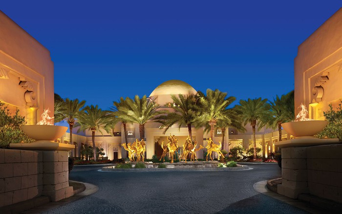 Chơi thăng hoa, dàn sao MU được HLV Solskjaer thưởng một chuyến xả hơi tại khách sạn sang trọng bậc nhất Dubai - Ảnh 4.