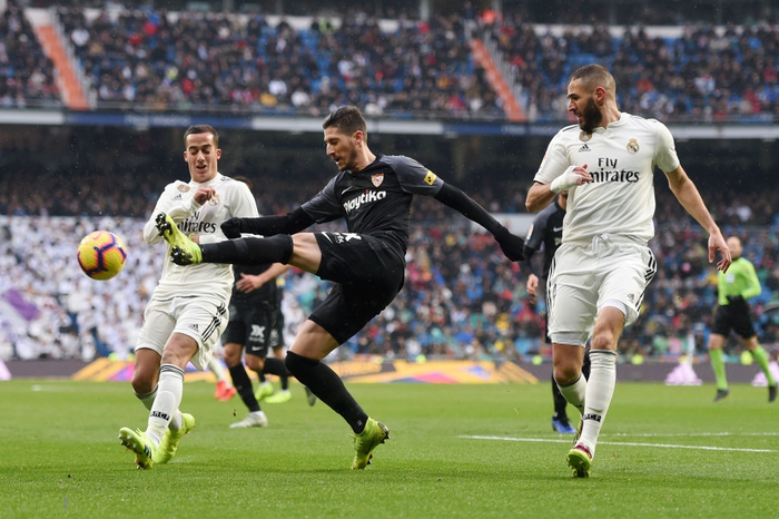 Đánh bại Sevilla trên sân nhà, Real Madrid giành luôn vị trí trong top 3 của đối thủ - Ảnh 2.