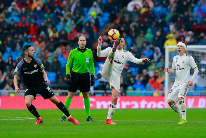 Đánh bại Sevilla trên sân nhà, Real Madrid giành luôn vị trí trong top 3 của đối thủ - Ảnh 5.