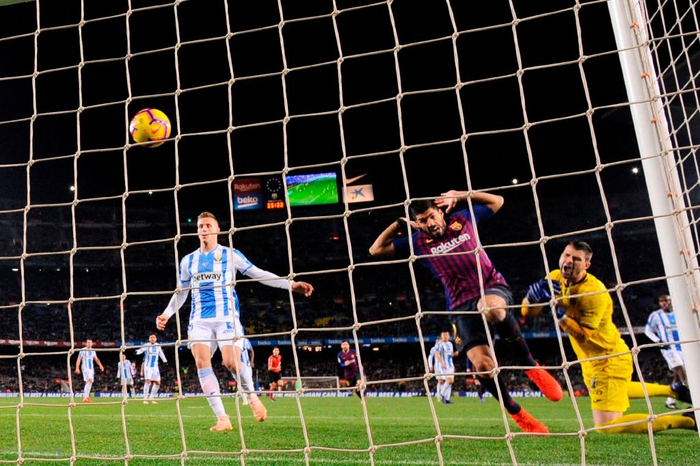 Lionel Messi tỏa sáng, Barcelona thoát hiểm trên sân nhà - Ảnh 8.