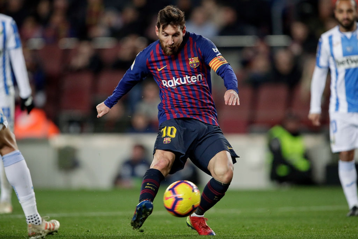Lionel Messi tỏa sáng, Barcelona thoát hiểm trên sân nhà - Ảnh 10.