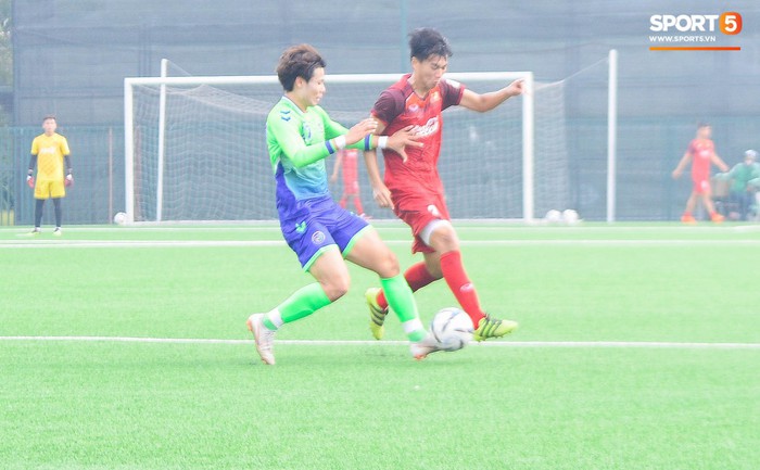 Bất chấp cái Tết cận kề, các cầu thủ U22 Việt Nam vẫn quyết tâm tập luyện, thi đấu với đội bóng Hàn Quốc - Ảnh 4.