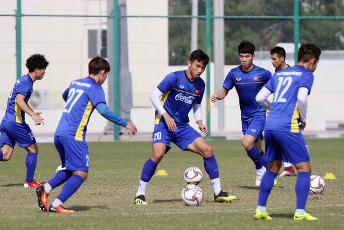 HLV Park Hang-seo và các học trò khẩn trương chuẩn bị cho trận mở màn Asian Cup 2019 - Ảnh 9.