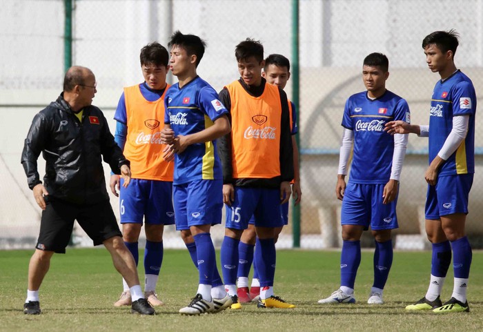 HLV Park Hang-seo và các học trò khẩn trương chuẩn bị cho trận mở màn Asian Cup 2019 - Ảnh 5.