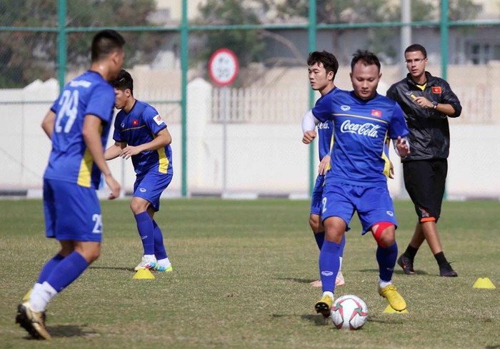 HLV Park Hang-seo và các học trò khẩn trương chuẩn bị cho trận mở màn Asian Cup 2019 - Ảnh 7.