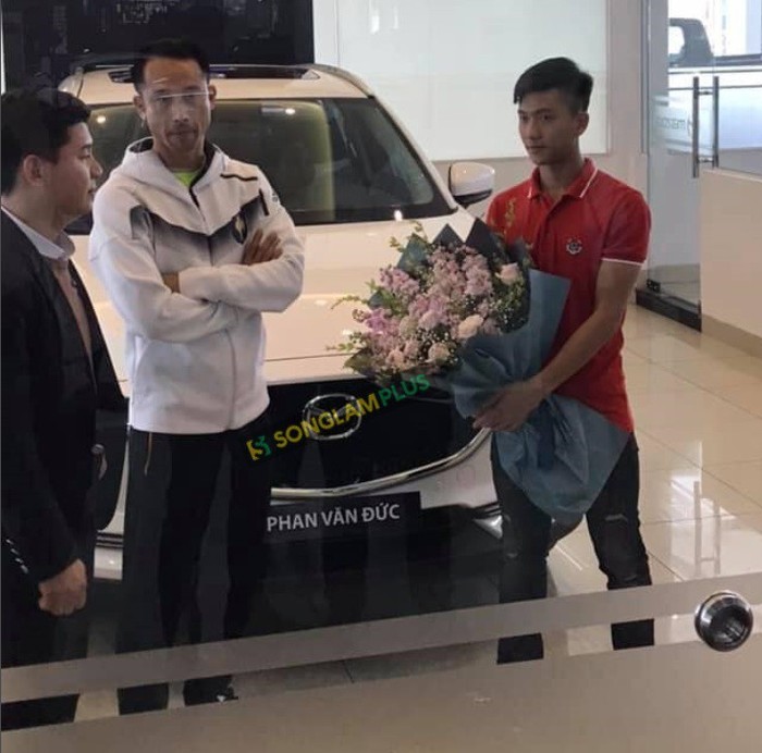 Phan Văn Đức sắm thành công ô tô tiền tỷ trước Tết Nguyên đán 2019 - Ảnh 1.