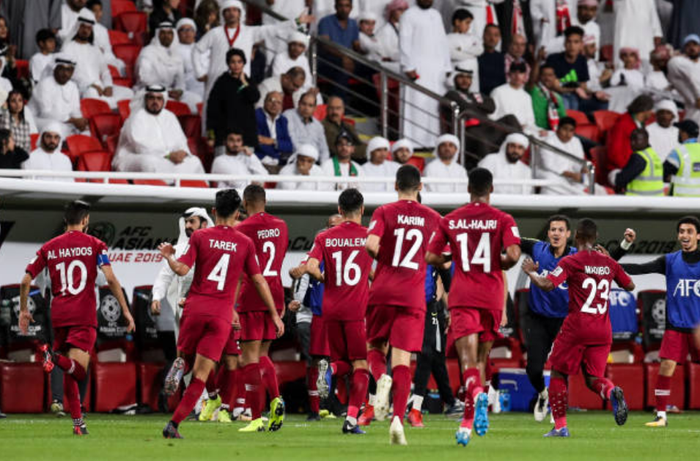 Vượt qua những ngược đãi và đối xử bất công, tuyển Qatar khiến hàng vạn cổ động viên UAE câm lặng - Ảnh 12.