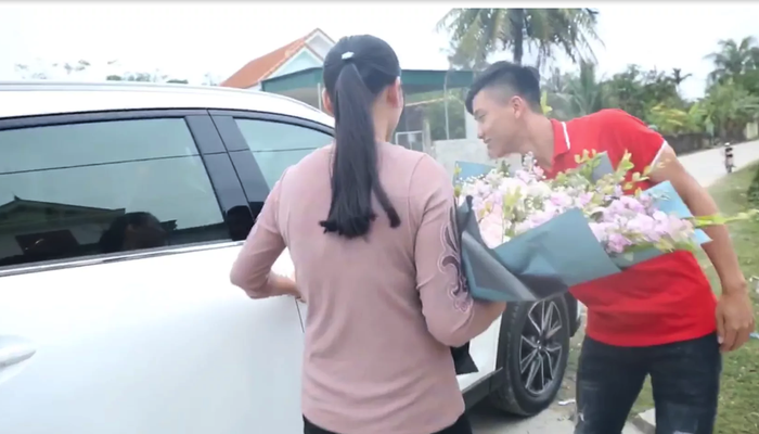Phan Văn Đức sắm thành công ô tô tiền tỷ trước Tết Nguyên đán 2019 - Ảnh 2.
