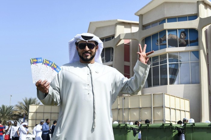 Vượt qua những ngược đãi và đối xử bất công, tuyển Qatar khiến hàng vạn cổ động viên UAE câm lặng - Ảnh 4.