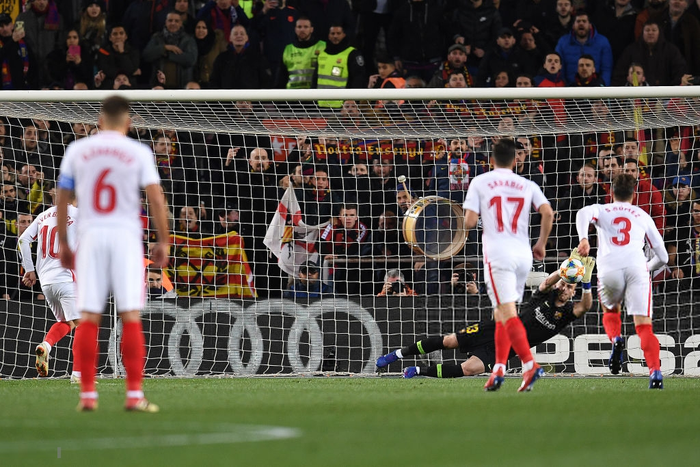 Đè bẹp Sevilla 6-1, Barcelona lội ngược dòng vào bán kết Cúp Nhà vua Tây Ban Nha - Ảnh 3.