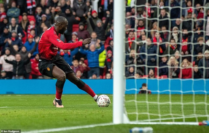 Lukaku tiếp tục nổ súng, MU thắng trận thứ 5 liên tiếp - Ảnh 5.