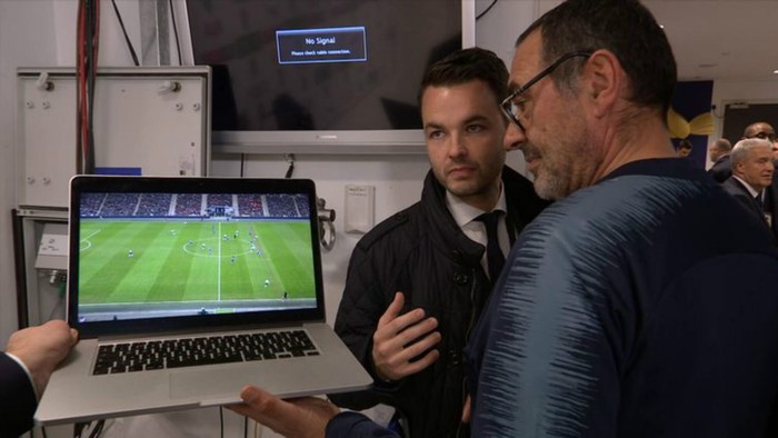 Bại trận tức tưởi trước Tottenham, HLV Sarri tuyên bố trọng tài nước Anh không đủ trình dùng VAR - Ảnh 1.