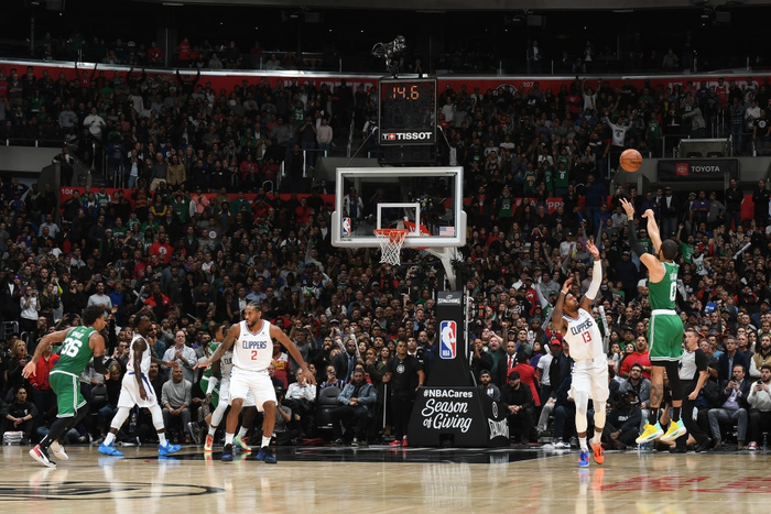 NBA 19-20: Bị dẫn trước 10 điểm ở hiệp 4, Los Angeles Clippers vẫn vượt qua Boston Celtics sau hiệp phụ đầy kịch tính - Ảnh 2.