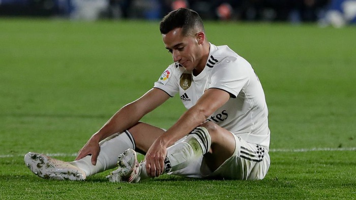 Cầu thủ Real Madrid để tạ rơi gãy ngón chân khi đang tập gym - Ảnh 2.