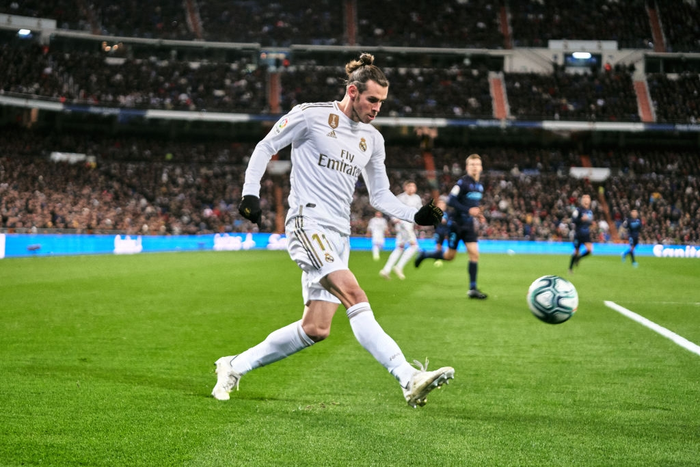 Cầu thủ đắt nhất lịch sử Real Madrid bị fan đội nhà la ó thậm tệ, trưng biểu ngữ troll ngược - Ảnh 6.