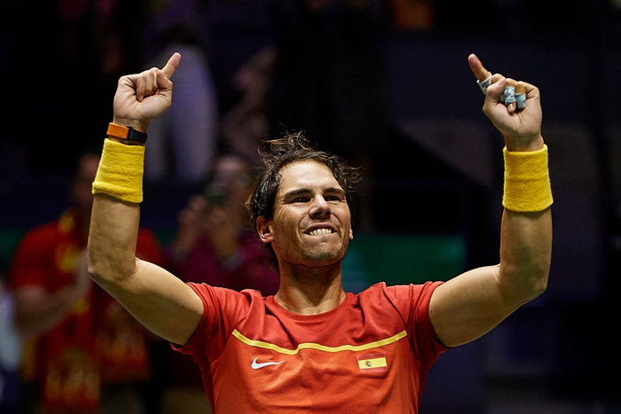 Nadal sắm vai người hùng, giúp Tây Ban Nha ngược dòng hạ gục Vương Quốc Anh để giành vé vào chung kết cúp đồng đội danh giá nhất thế giới - Ảnh 1.