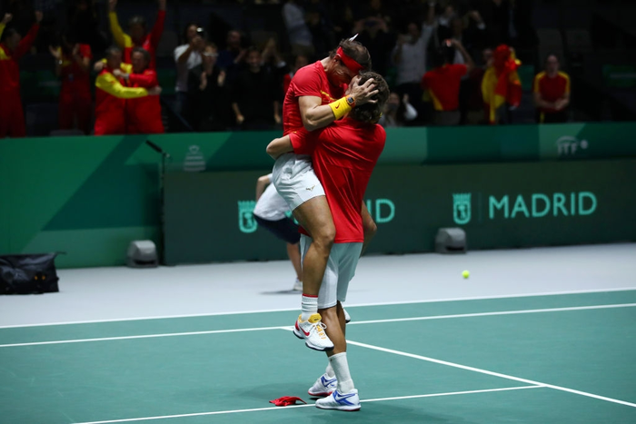 Nadal sắm vai người hùng, giúp Tây Ban Nha ngược dòng hạ gục Vương Quốc Anh để giành vé vào chung kết cúp đồng đội danh giá nhất thế giới - Ảnh 7.